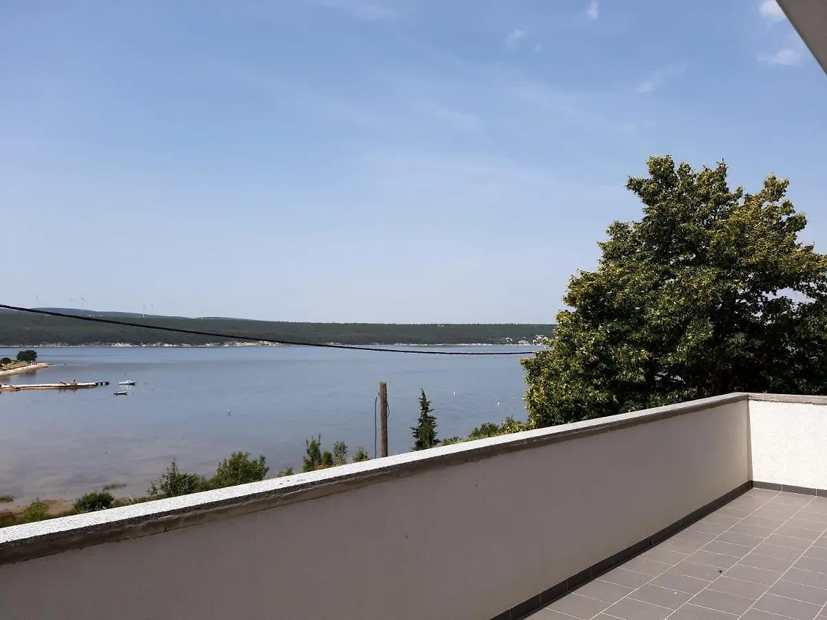Apartment Karlo Kruševo ゲストハウス