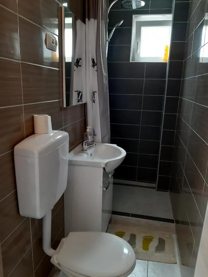 Apartment Karlo Kruševo ゲストハウス